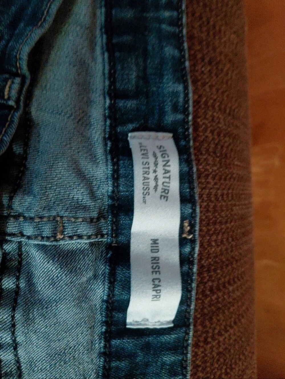 Levi Mid Rise Capri Pants - Picture 5 of 7